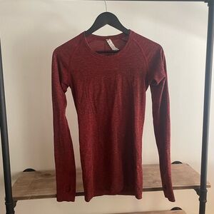 Lululemon long sleeve workout shirt